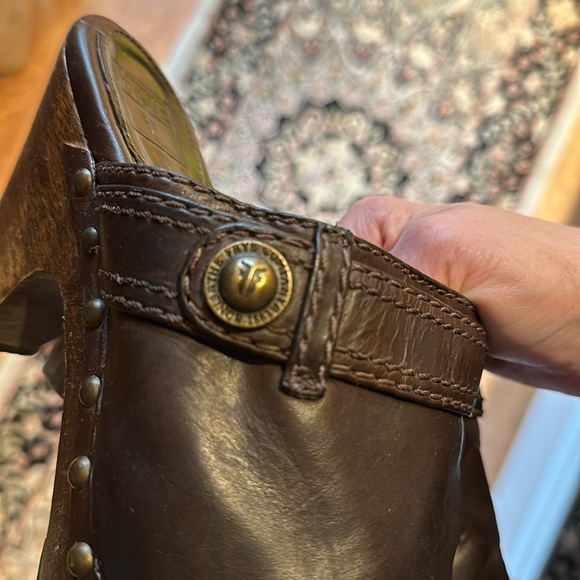 Frye Audra Button Heel Mule Clog dark brown 7.5 comfy - Picture 3 of 6